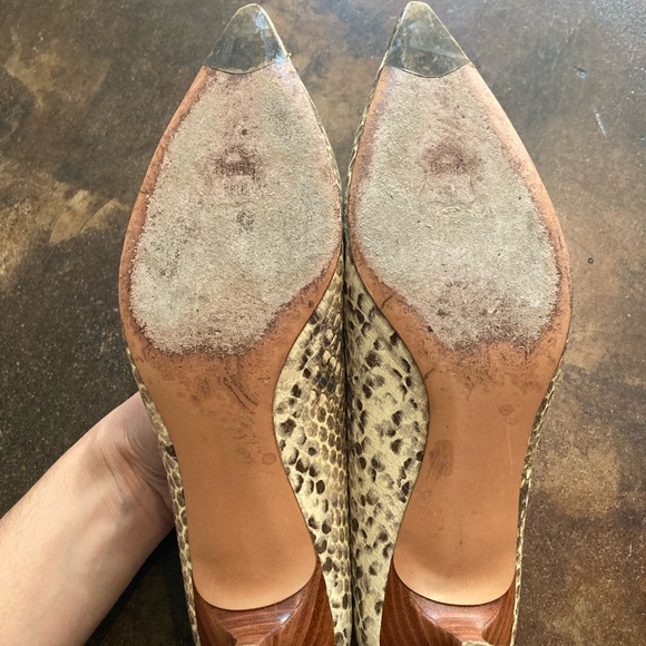 Stuart Weitzman Python Pointed Toes Kitten Heels Snake Print - Picture 4 of 4